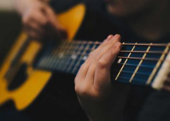 Belajar musik | Foto: Kelly Sikkema via Unsplash.com