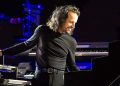 Penampilan Yanni, sang maestro jazz | Foto: Amazon.com