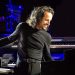 Penampilan Yanni, sang maestro jazz | Foto: Amazon.com